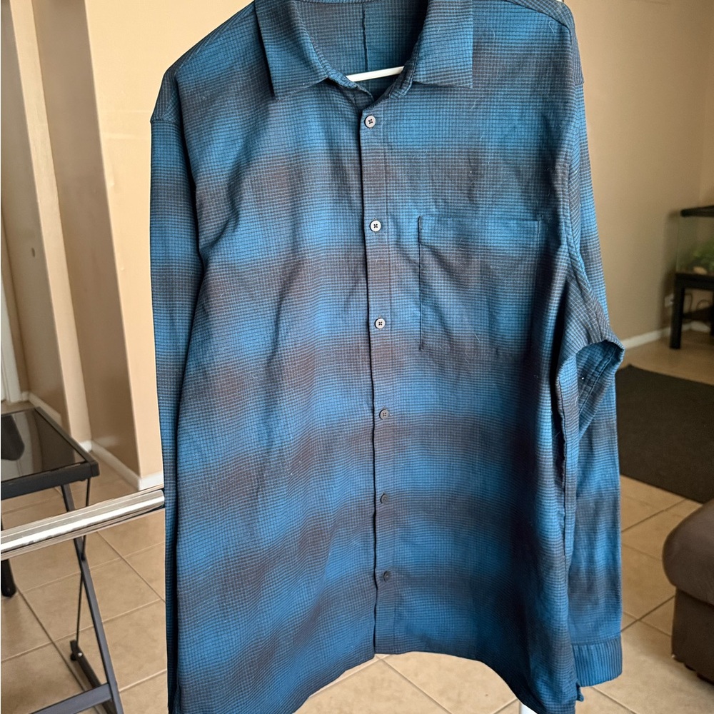 Lululemon Athletica Blue and Black Casual Button Down Shirt